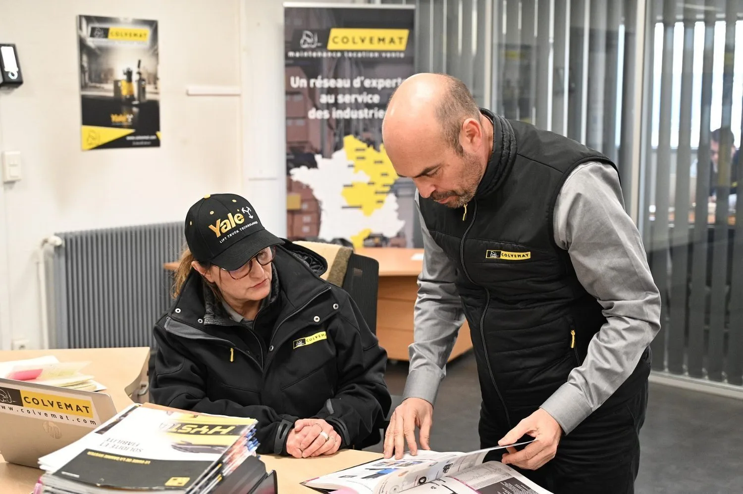 Un conseiller Colvemat accompagne un client